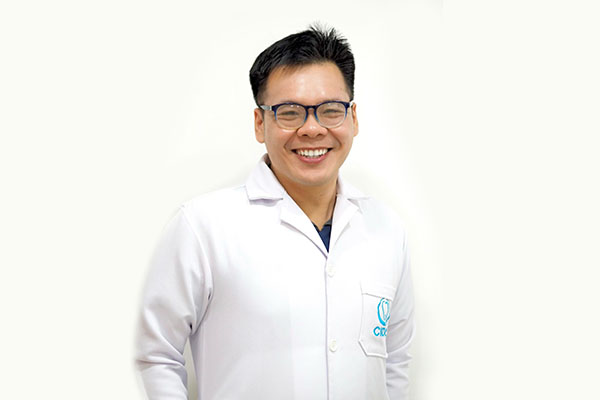 Dr. Punyada Intapibool  DDS., MS., (Implantologist, Prosthodontist)