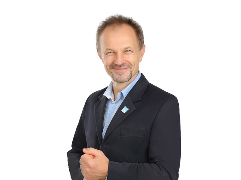 Dr Alex SM Dovban, Senior Dental Surgeon